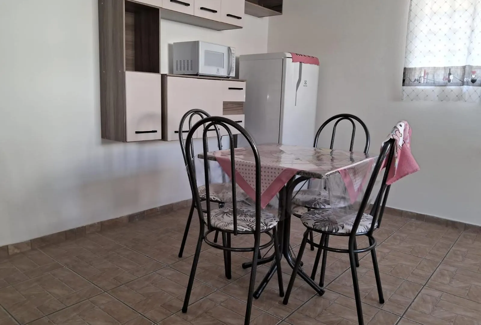 Apartamento Kit 01, Em Campos Do Jordao